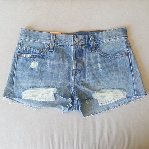Levi's Pants - NWT Levi's 501 Distressed Denim Shorts